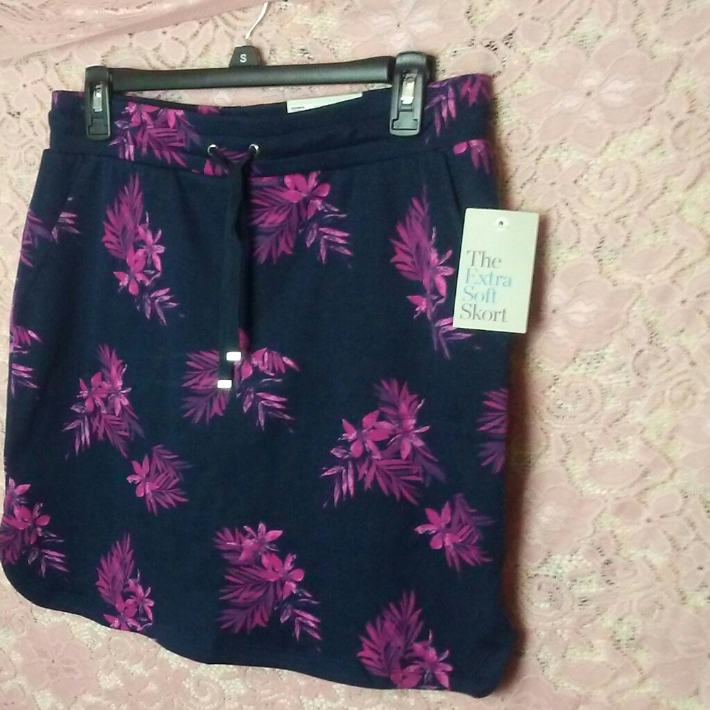 Mid Rise Skort